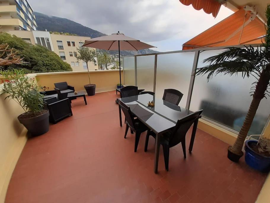 Le Garavan, Superbe Vue Et Vieux Menton